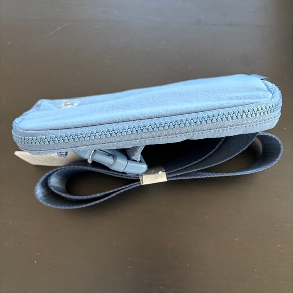 NWT Lululemon Everywhere Belt Bag 1L in Blue - Picture 4 of 4